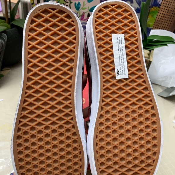 Brand New Vans Sk8-Hi Sneakers - Picture 5 of 8